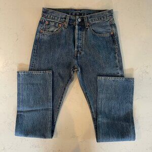 Levi s 501 Original Fit 5 Pkt Button Close Med Stonewash Jeans Blue 28 x 32 NWOT
